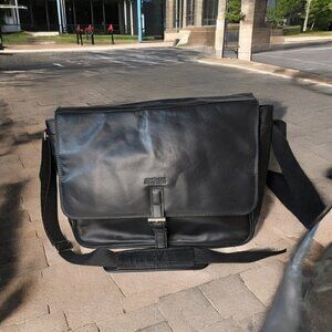 Kenneth Cole Laptop Messenger Bag